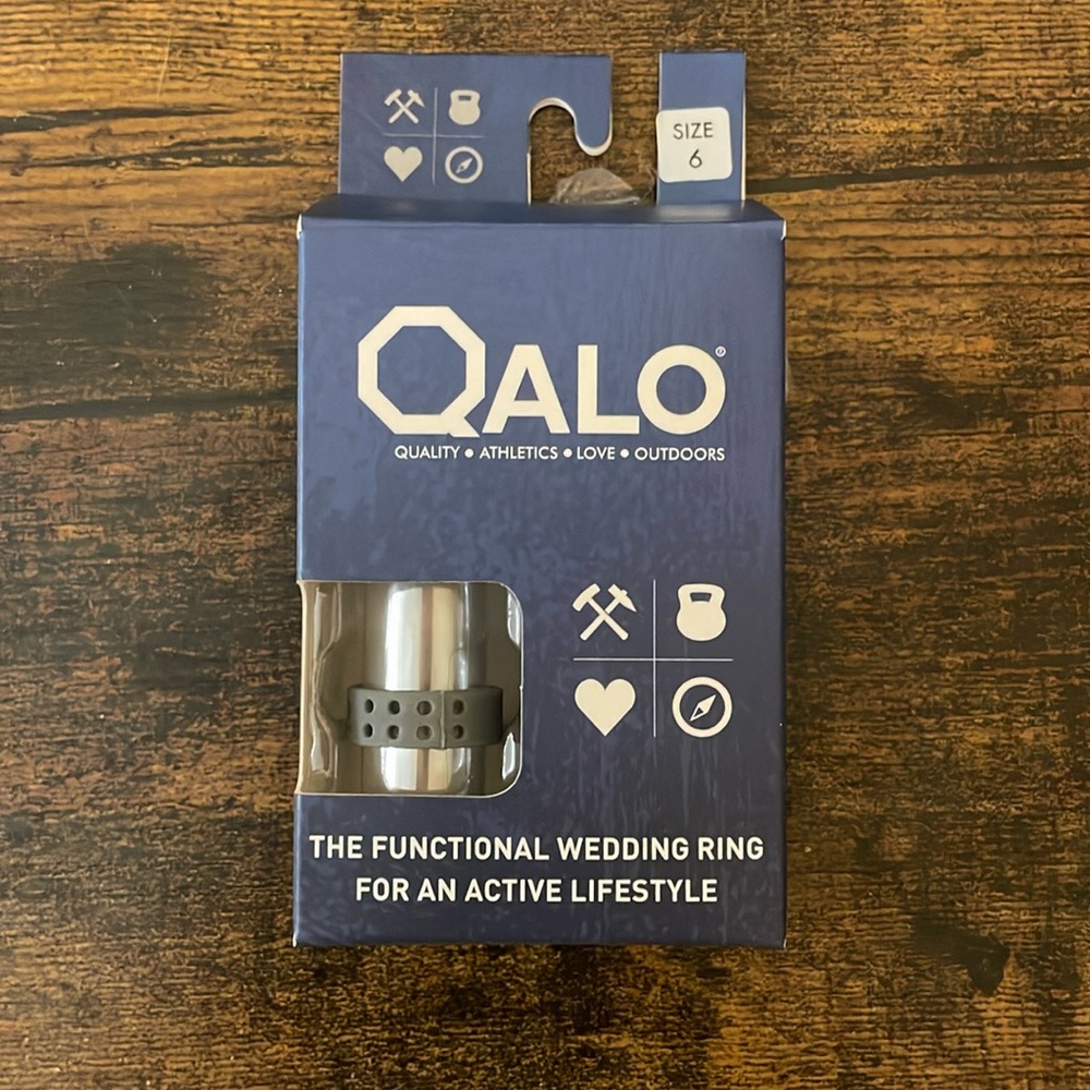 Qalo silicone ring